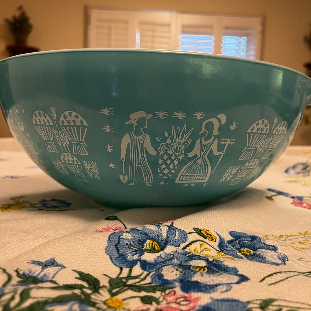 Vintage Pyrex Bowls